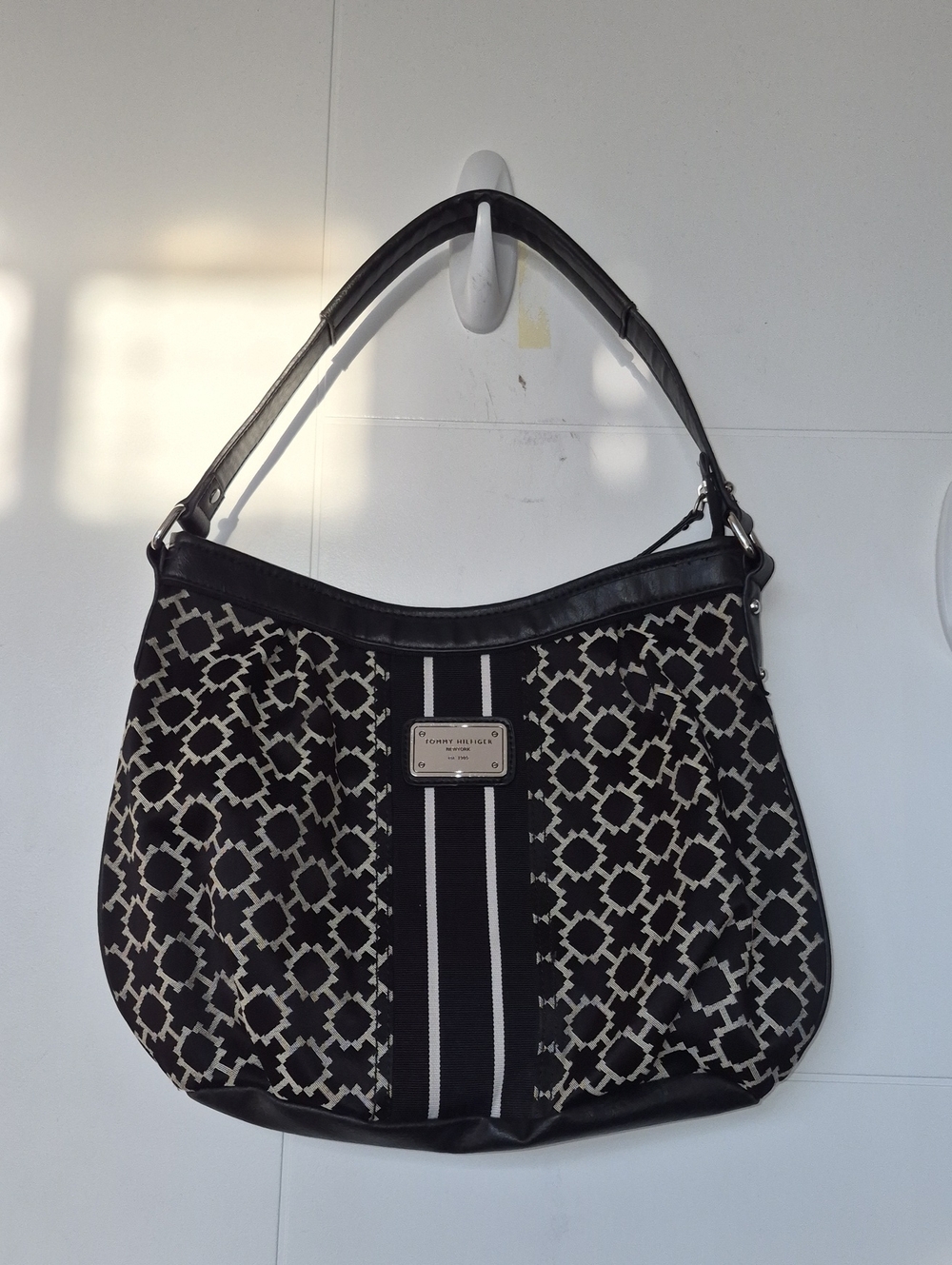 Tommy Hilfiger Black & Cream Patterned Shoulder Bag